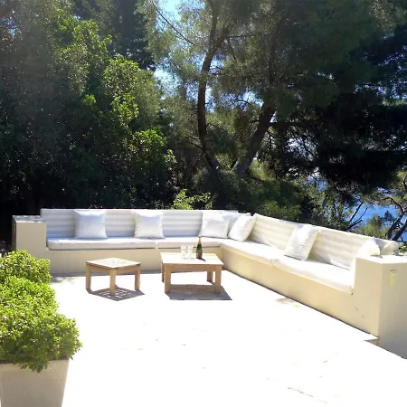 Holiday Le Cabanon