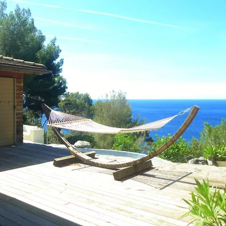 Holiday Le Cabanon