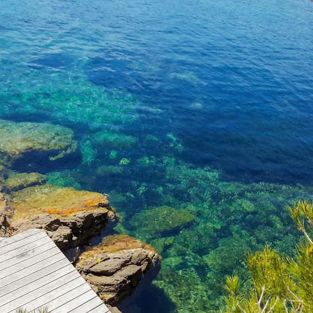 Holiday Le Cabanon