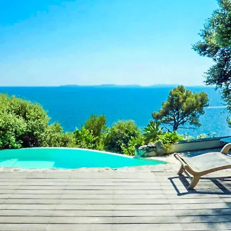 Holiday Le Cabanon
